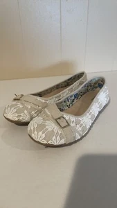 Basic Editions Women’s flat floral shoes Tan size 7 - Picture 1 of 9