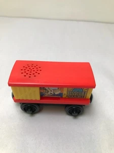 Thomas el Tren Sodor Dinosaurio Exposición Rugiente Dino Coche Tren BDG22 - Imagen 1 de 1