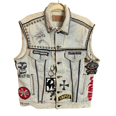 Chaleco Vaquero Levi's De Colección Harley Davidson Misfits Amenaza Menor Parches Tachonados Foto 1 de 4