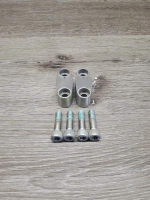 Braçadeiras superiores guidão dianteiro Suzuki Burgman 400 AN400 2006 06 03-06  - Imagem 1 de 4