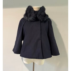 Schwarze Capelet-Jacke von Tahari mit abnehmbarem Kunstfellkragen - Größe Small/Medium - Bild 1 von 7