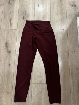 Aritzia Butter Leggings hoher Bund weinrot Größe 8 - Bild 1 von 3
