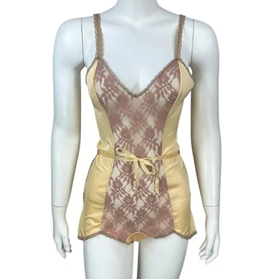 Lencería de peluche Henson Kickernick vintage talla 32 amarillo desnudo encaje acceso escotilla  Foto 1 de 4