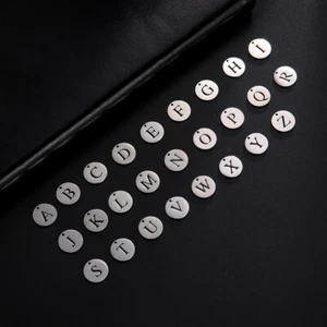 10 piezas/lote 26 letras mayúsculas colgante alfabeto para hacer joyas hágalo usted mismo - Imagen 1 de 7
