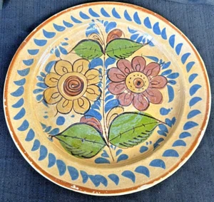 Vintage Tlaquepaque Mexican Clay Pottery Plate With Flowers 10 1/8" Diameter - Picture 1 of 12