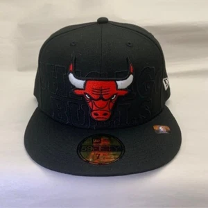 New Era 59FIFTY Chicago Bulls Fitted Hat with Chicago Bulls in Blackout 7 1/2 - Picture 1 of 6