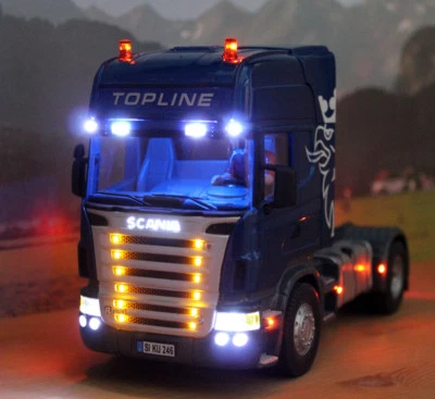 Scania R620 LKW 1:32 Siku Control 6725 in blau + komplettem Lichtumbau NEU Umbau - Bild 1 von 4