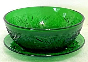 VINTAGE BERRY BOWL AND SAUCER ANCHOR HOCKING SANDWICH GLASS FOREST GREEN SET 2 - Picture 1 of 12