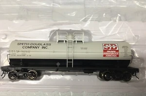 Atlas #3006523 Smith Douglass -UTLX 11,000 Gallon Tank Car 2-Rail O-Scale NEW - Picture 1 of 6