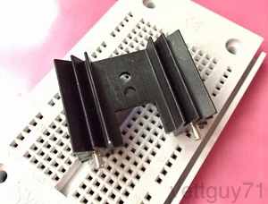 Disipador térmico de aluminio extruido Aavid Thermalloy TO-220, TO-202 4 piezas, 5310, 14°C/W - Imagen 1 de 7