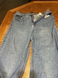 Liz Claiborne Women's Size 8 Blue Straight Medium Wash 100% Cotton Denim Jeans - Picture 1 of 3