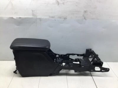 Chevrolet Colorado 2019 consola de piso central con cargador inalámbrico OEM+ Foto 1 de 4