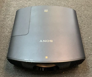 Sony VPL VW600ES Home Theater Projector- - Picture 1 of 11