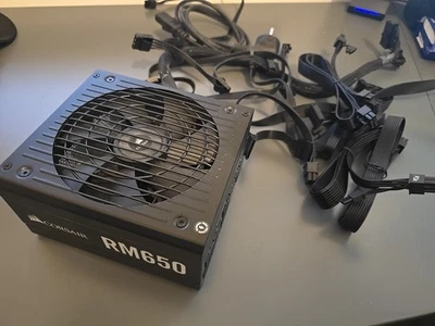 Corsair RM650 PC-Netzteil, Schwarz, 650W - Bild 1 von 4