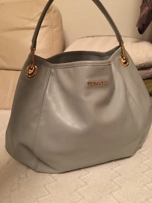 Bolso de cuero gris auténtico Trussardi, nuevo, precio de venta sugerido por el fabricante 750 € Foto 1 de 4