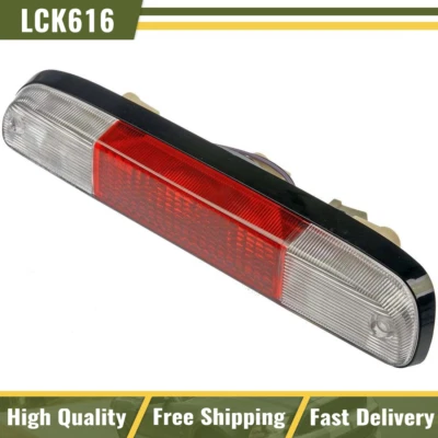 Tercera lámpara de freno Dorman de montaje alto con luz de carga para camioneta Ford Foto 1 de 4