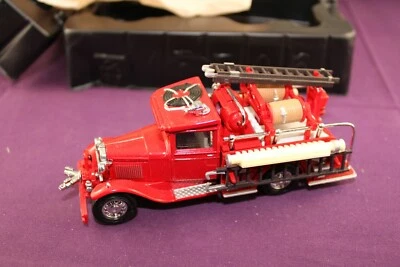 Matchbox Collectibles YFE06  1932 Ford AA Fire Engine - Image 1 of 4