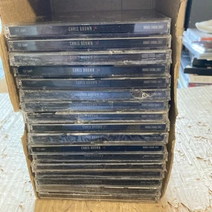 Box Of 18 Chris Brown : X CD DISCS LIKE NEW - Imagen 1 de 4