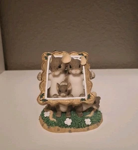 Charming Tails "Family Portrait" Figurine - Picture 1 of 4