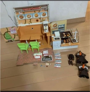 Direkthandel verfügbar Takara Tomy Licca-Chan Shop JPN Mister Donut Collabora - Bild 1 von 3