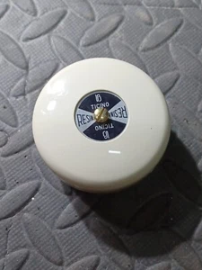SUONERIA CAMPANELLO RESINA BTICINO 110-135V AC 8VA TONDA ESTERNA DA PARETE - Foto 1 di 3