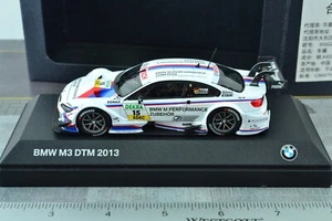 Coche de carreras Minichamps 80422351055 BMW M3 DTM 2013 #15 blanco escala 1/43 - Imagen 1 de 4