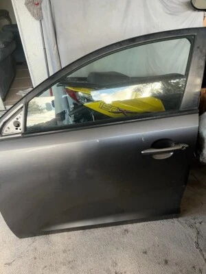 Puerta Izquierda Delantera Para Kia Sportage  2010 A 2015 - Image 1 of 2