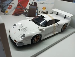 UT MODELS - PORSCHE 911 GT1 ROAD VERSION - WHITE - 1:18 SCALE MODEL CAR - Picture 1 of 8