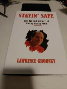 Stayin' Safe: The Art and Science of Riding Really Well hard cover brand new - Foto 1 di 2