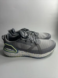 ZAPATOS DE GOLF ADIDAS PARA HOMBRE 8 SOLARTHON BOOST SIN CLAVOS Gris/Amarillo/Azul FZ1025 NUEVOS - Imagen 1 de 8