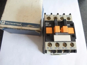 RELÉ DE CONTROL TELEMECANIQUE CA2DN22E5 48V - Imagen 1 de 2
