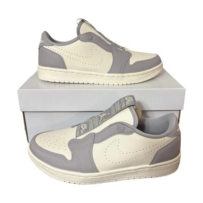 [AV3918-005] Nike Mujeres Air Jordan 1 Retro Bajo Zapatos Sin Cordones “Gris Atmósfera” Foto 1 de 4