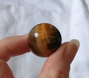 Tigerauge Kristallkugel poliert Mineral Präparat atemberaubender Banding golden - Bild 1 von 4