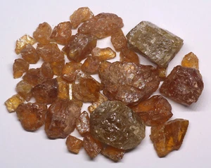 Natural Untreated SPHENE/TITANITE Specimen Rough 175.00cts - Picture 1 of 8