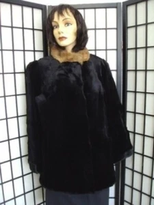 AUSGEZEICHNETE SCHWARZ GESCHERTE KANINCHEN & NERZ PELZJACKE DAMEN GRÖSSE 4-6 zierlich - Bild 1 von 1
