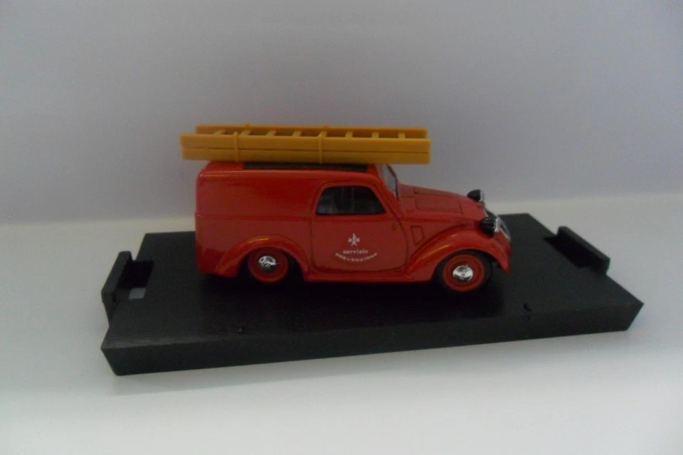 BRUMM 1:43 FURGONCINO IN METALLO FIAT 500B VIGILI DEL FUOCO (1946- 1949) R246 - Immagine 1 di 1