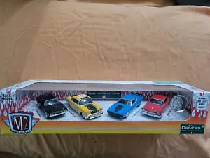 m2 machines auto haulers toys r us exclusive four car driver pack vhtf 1/64 - Foto 1 di 1