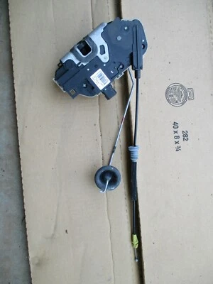 Ford Mustang 2009 2010 2011 2012 2013 2014 puerta delantera derecha cerradura actuador pestillo   Foto 1 de 4