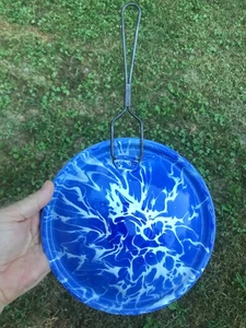 RARE BEAUTY NM COBALT BLUE WHITE SWIRL POT COVER GRANITEWARE Enamelware ANTIQUE - Picture 1 of 9