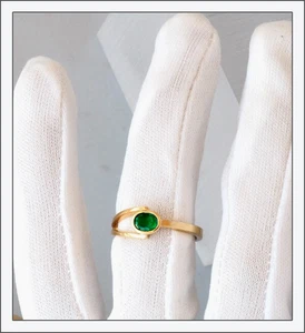 Smaragd im Designer Ring Gelbgold- Elegante Schönheit verstärkt sich gegenseitig - Bild 1 von 6
