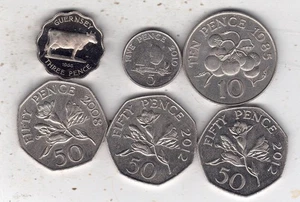 D#87 Guernsey lote restante, 3 peniques, 5+10+50 peniques: lote de coleccionista de 6 piezas - Imagen 1 de 2
