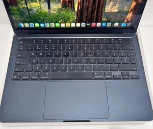 2022 Apple MacBook Air 13.6" (Apple M2, 16GB Ram, 500GB SSD) Midnight - Picture 1 of 6