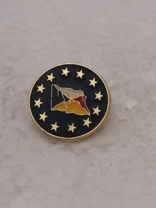 Pin's Pins Pin Pays Étranger Europe Conférence "L'Europe"  - Picture 1 of 4