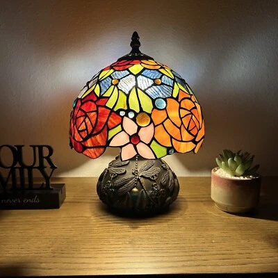 Mini lámpara de mesa estilo Tiffany vitral rosa flores bombilla LED 12”H*8”W*8”D”D Foto 1 de 4