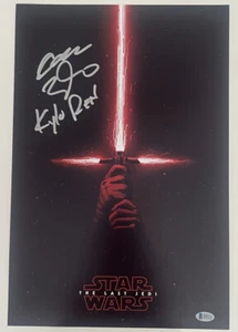 ADAM FAHRER SIGNIERT STAR WARS DIE LETZTEN JEDI MIT KYLO REN 12 X 18 FOTO BECKETT BAS - Bild 1 von 2