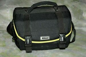 Nikon Camera Bag  DSLR SLR   Film / Digital  Camera + 2 Lenses Medium Size 9x7x6