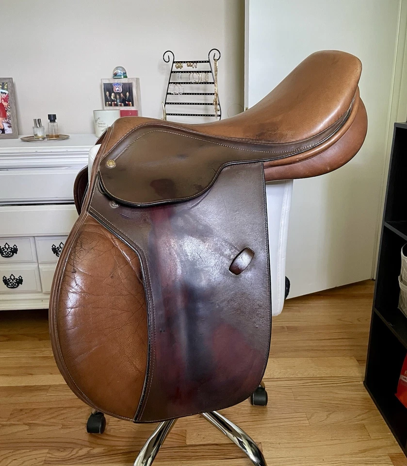 18英寸大学近距离接触鞍  — 第 1/4 张图片