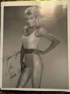 VANNA WHITE HANDSIGNIERT 8x10 FOTO HANDSIGNIERT GLÜCKSRAD GASTGEBER 1990 - Bild 1 von 1