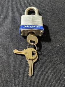 Master Lock Lucchetto con chiave con 3 chiavi - Foto 1 di 1