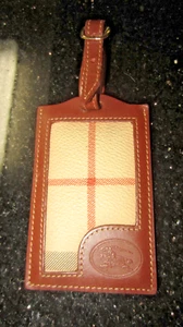 Nueva etiqueta de equipaje Burberry Nova-check RARA hecha en Italia cuero 4"x2" - Imagen 1 de 5